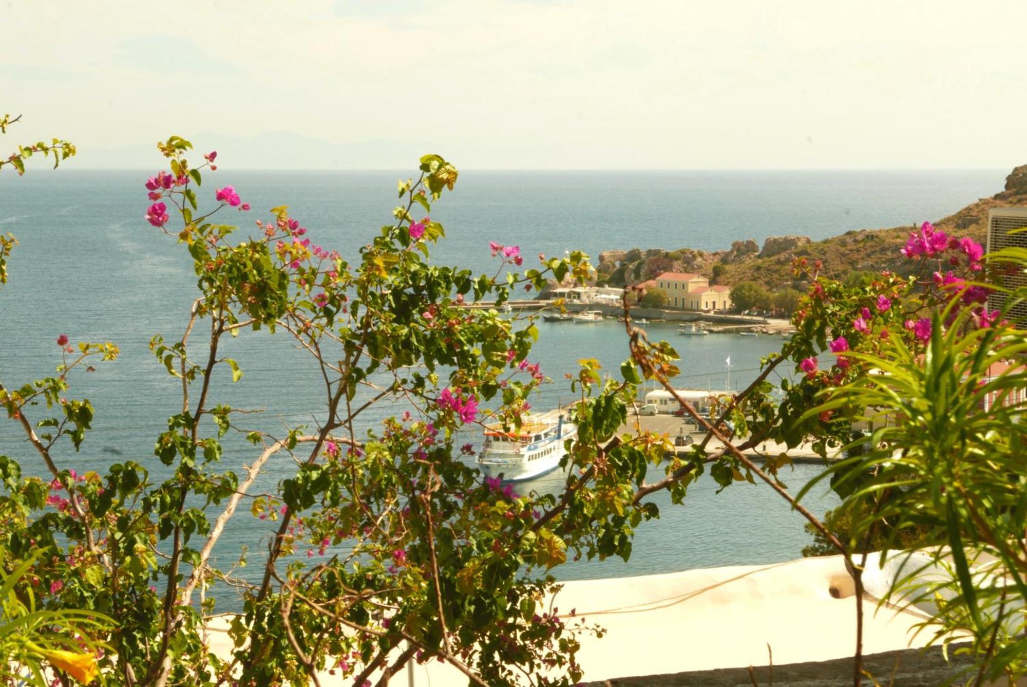 Elegeo Rockhouse Villa Agia Marina  Ngoại thất bức ảnh