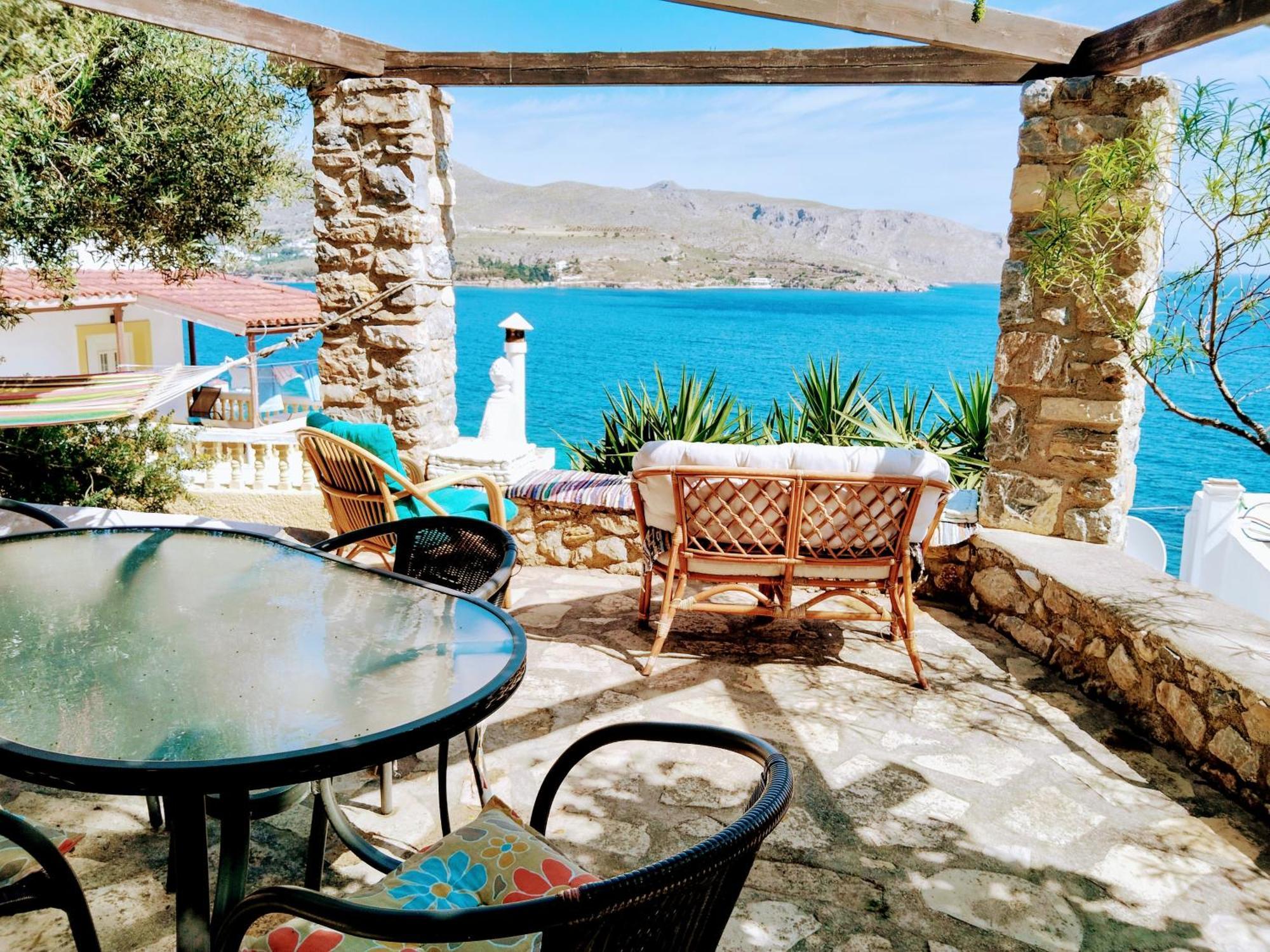Elegeo Rockhouse Villa Agia Marina  Ngoại thất bức ảnh